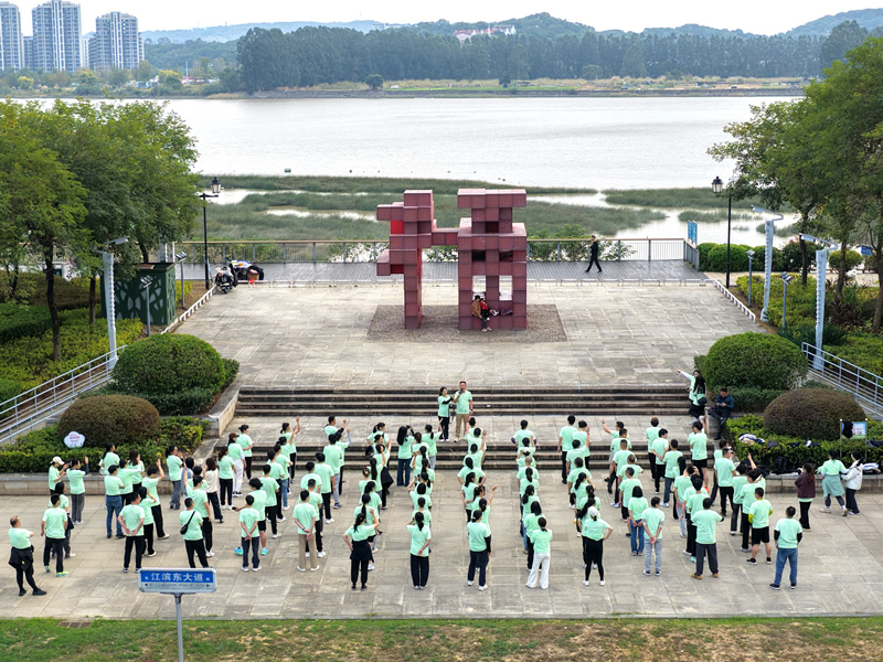 英诺加速度丨2025 福州英诺电子科技邮箱公司燃冬乐跑活动